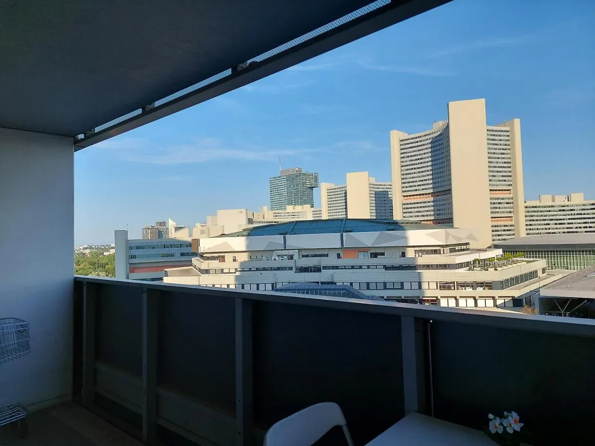 Tower Apartment With Private Terrace Next To Uno Viena