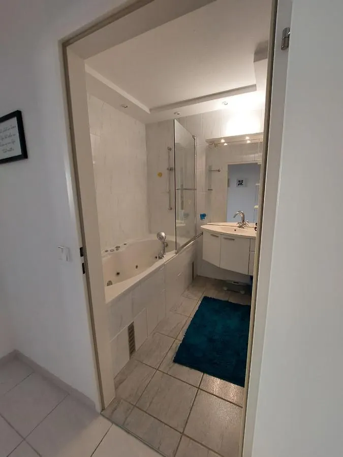 Tower Apartment With Private Terrace Next To Uno Viena