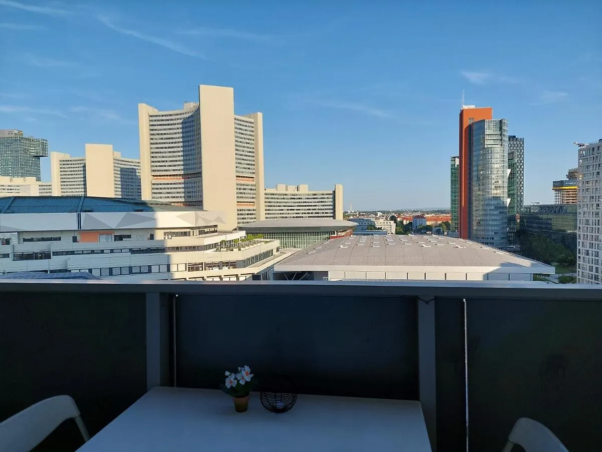 Tower Apartment With Private Terrace Next To Uno Viena