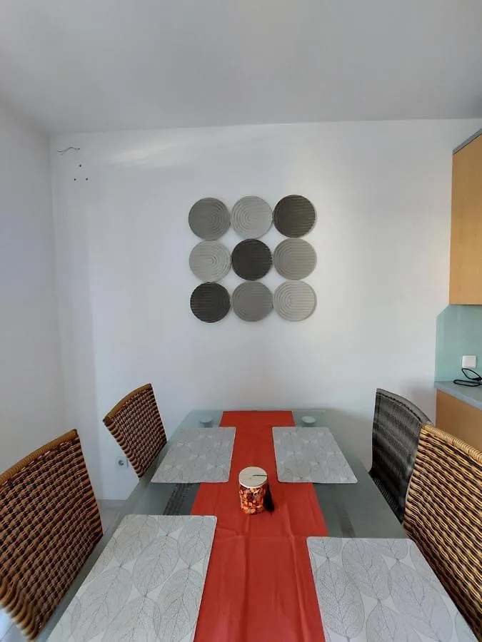 Tower Apartment With Private Terrace Next To Uno Viena 0*,