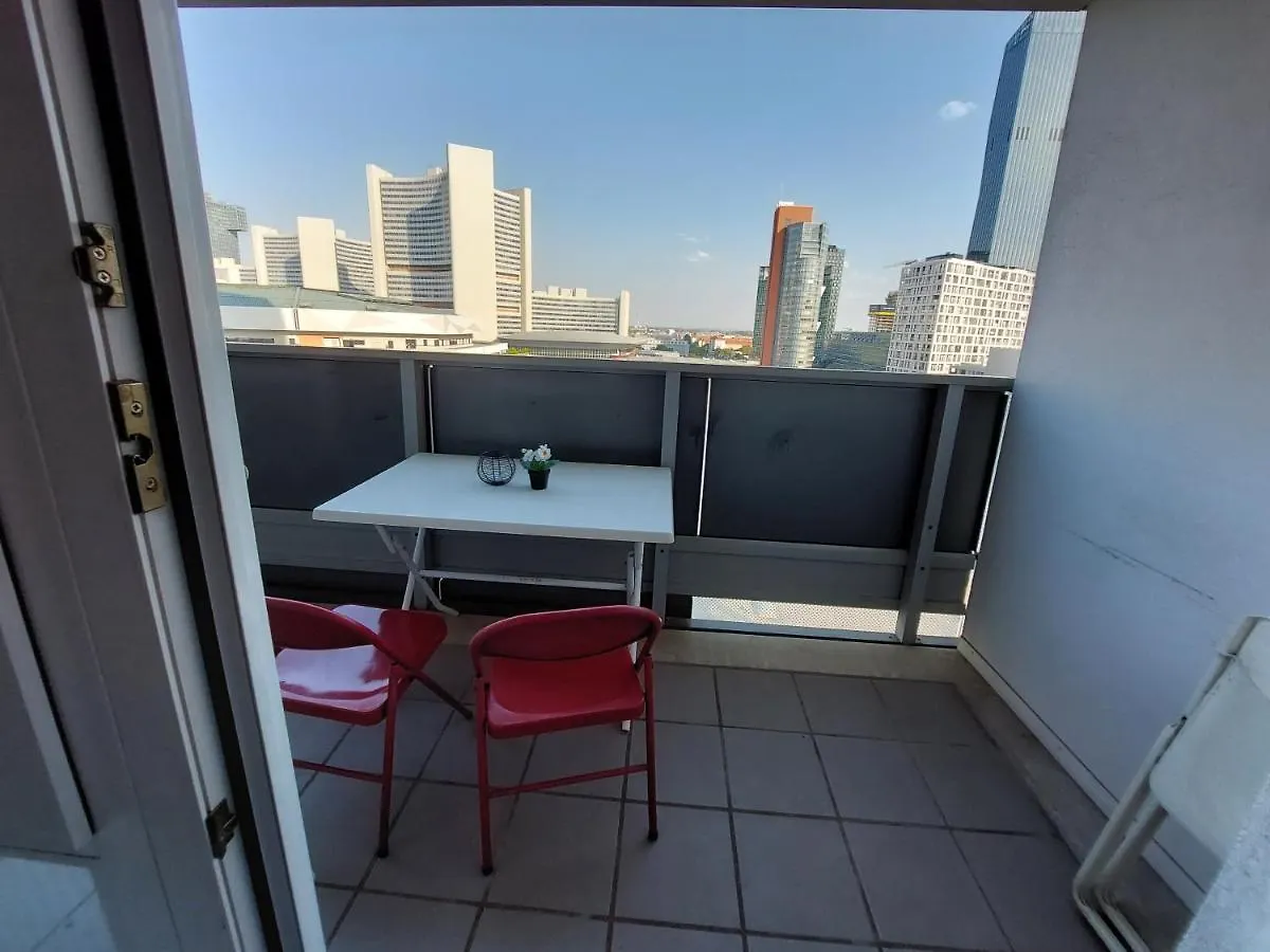 Tower Apartment With Private Terrace Next To Uno Viena