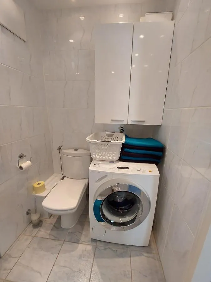 Tower Apartment With Private Terrace Next To Uno Viena